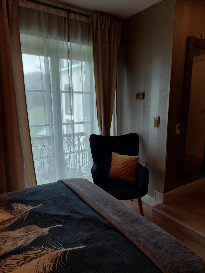 La Chambre Et Le Studio Du Chateau Du Golf De Bernalmont Liege Exterior photo